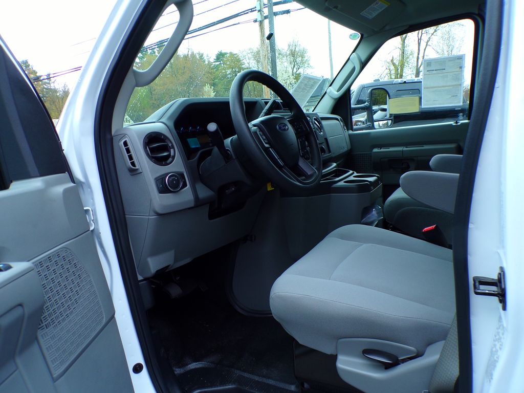 2024 Ford E-Series Cutaway Base - Photo 15