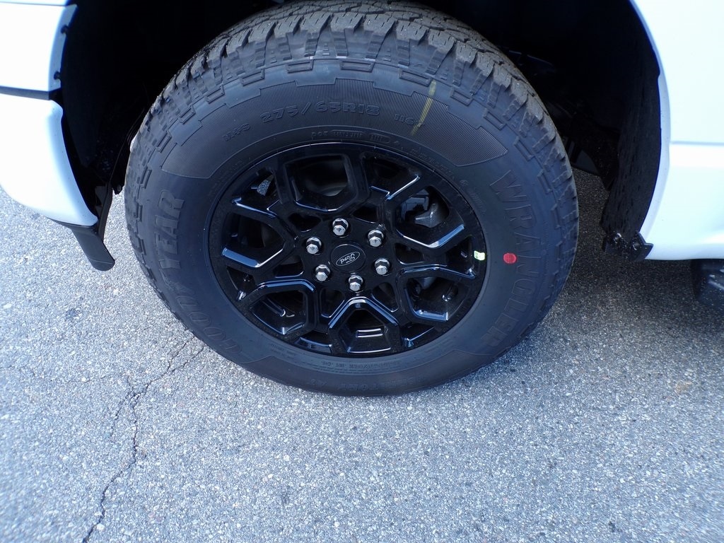 New 2025 Ford F-150 Lariat TRUCK