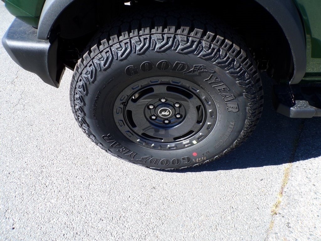 New 2025 Ford Bronco Base SUV