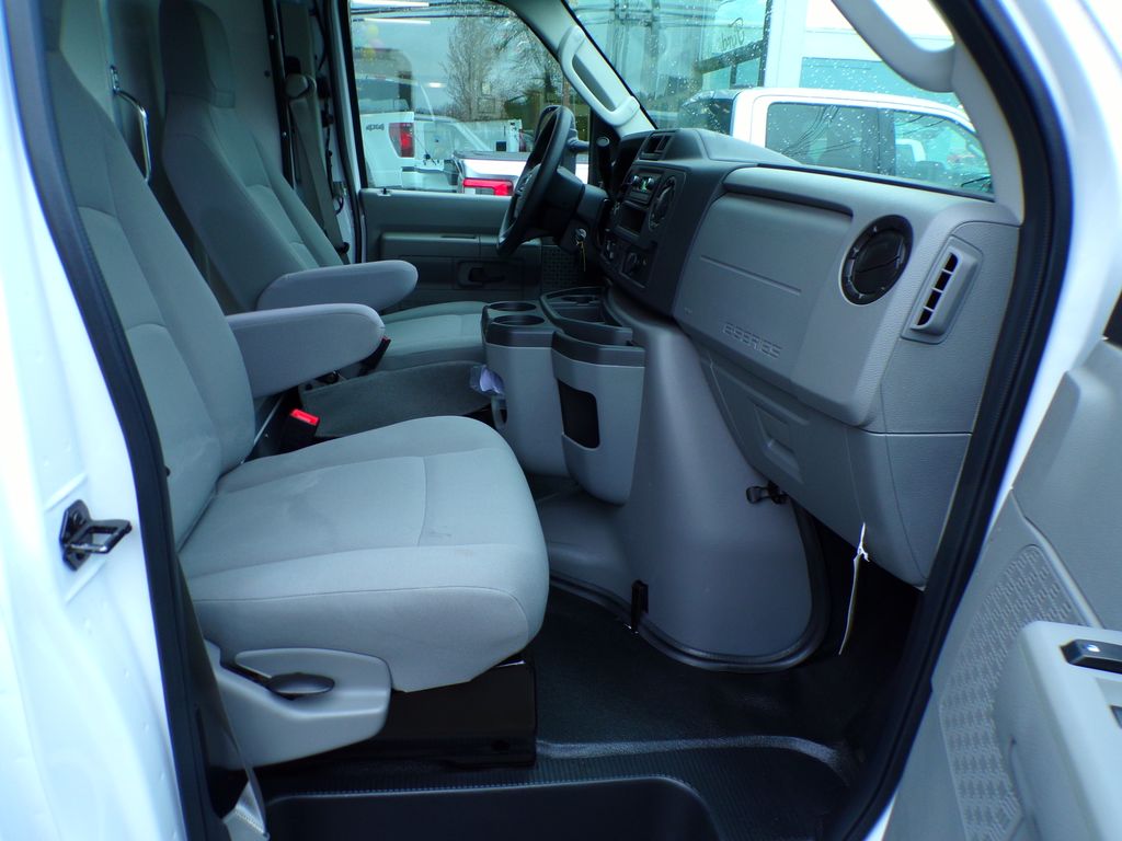 2024 Ford E-Series Cutaway Base - Photo 12