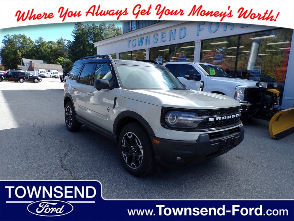 2025 Ford Bronco Sport Outer Banks's photo