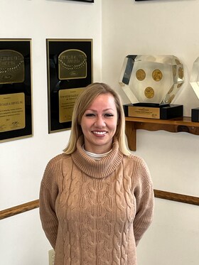 Staff member Robyn Burst from ID_9b698ff027e7