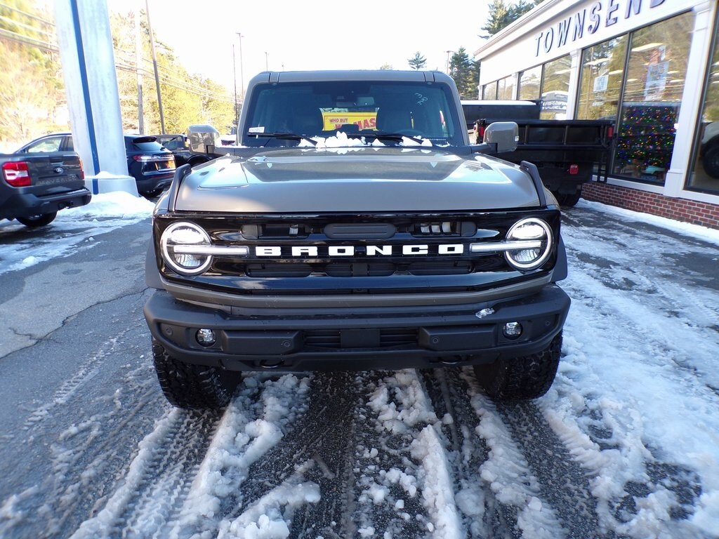 New 2025 Ford Bronco Outer Banks SUV