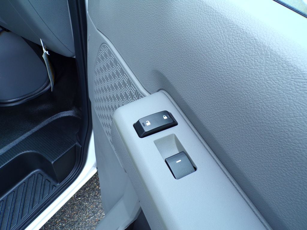 2024 Ford E-Series Cutaway Base - Photo 13