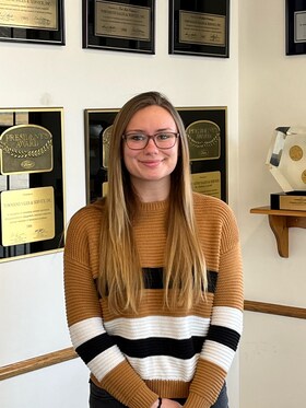 Staff member Stephanie Alderson from ID_9b698ff027e7