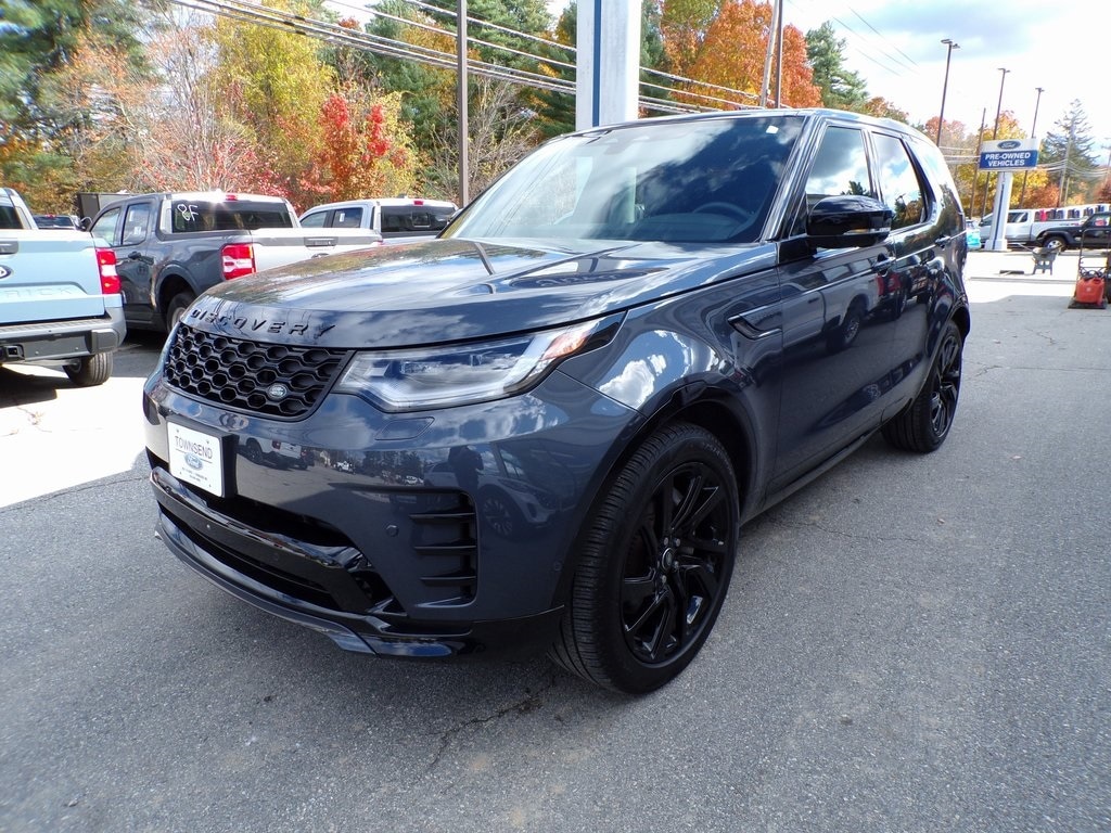 Used 2024 Land Rover Discovery Dynamic SE SUV