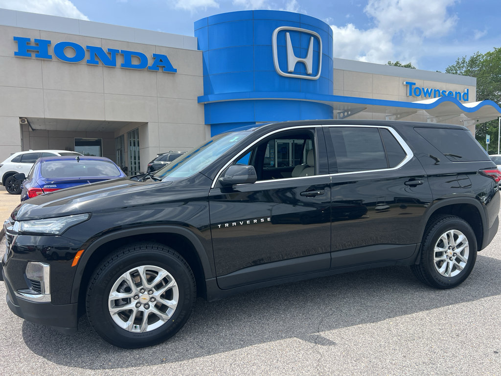 2022 Chevrolet Traverse FWD LS's photo