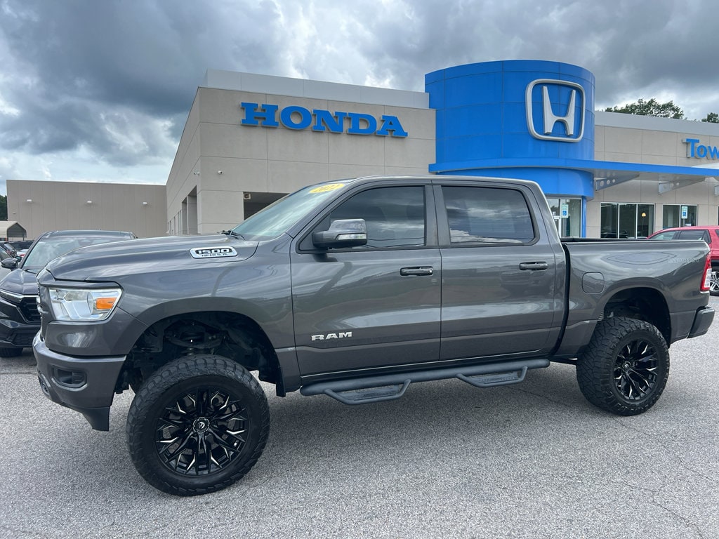 2022 RAM 1500 Big Horn/Lone Star 4x4 Crew Cab 5'7's photo
