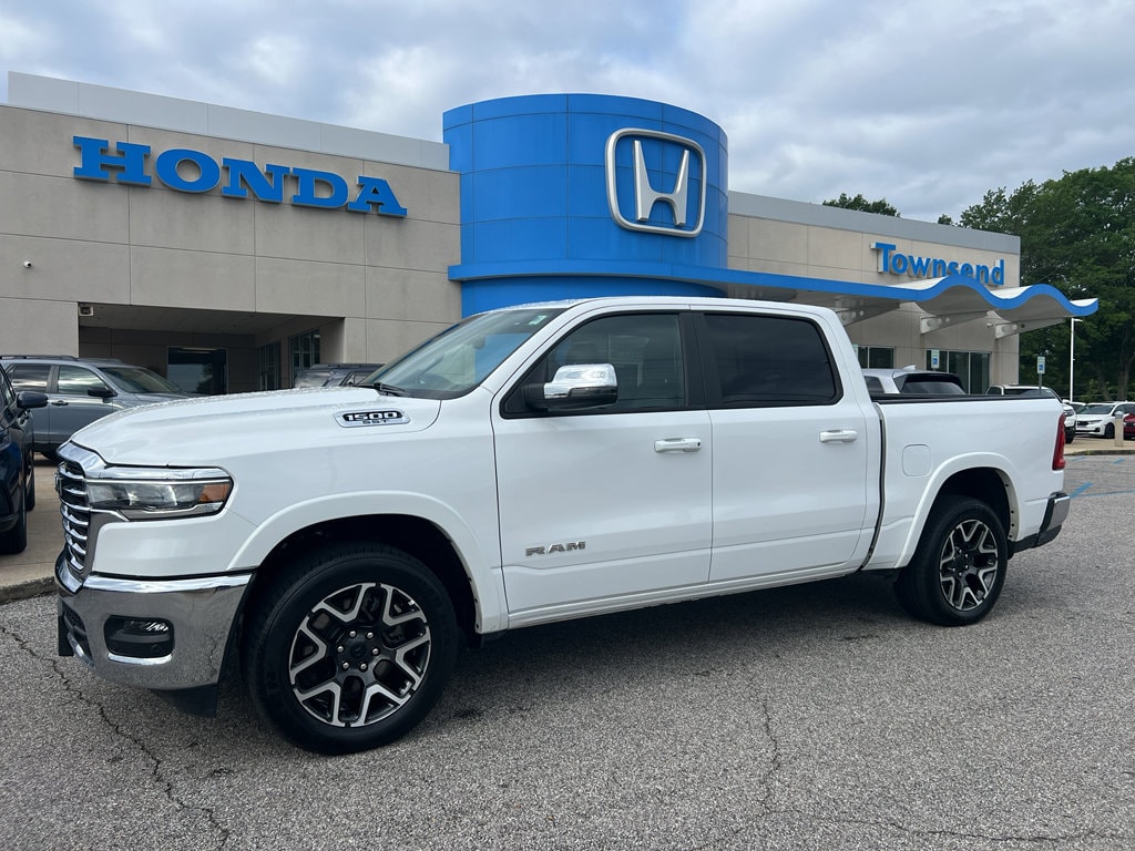 2025 RAM 1500 Laramie 4x4 Crew Cab 5'7's photo