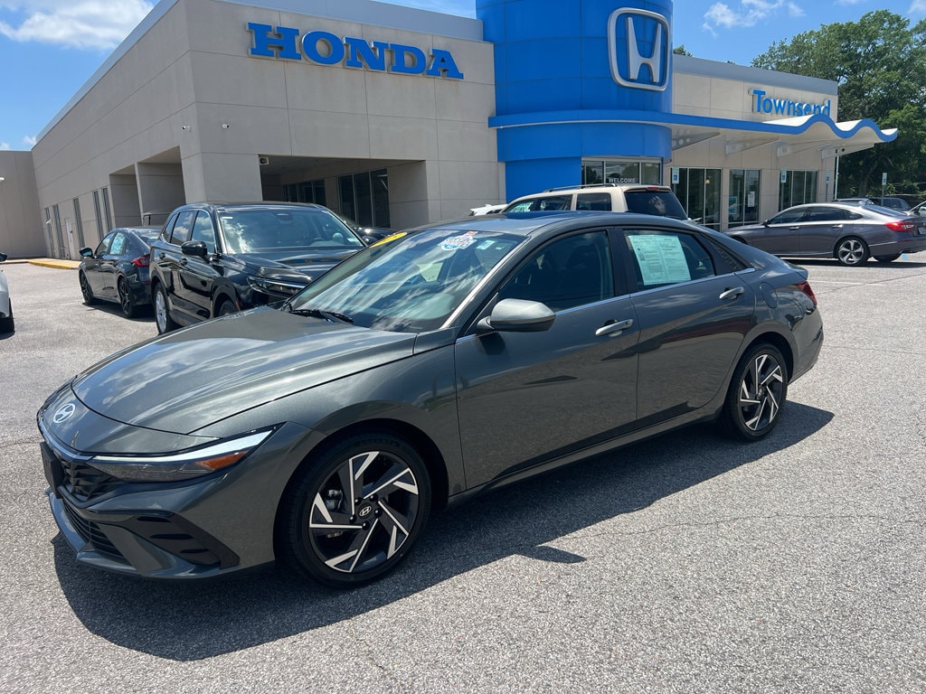 2025 Hyundai Elantra 2.0 SEL Convenience IVT's photo