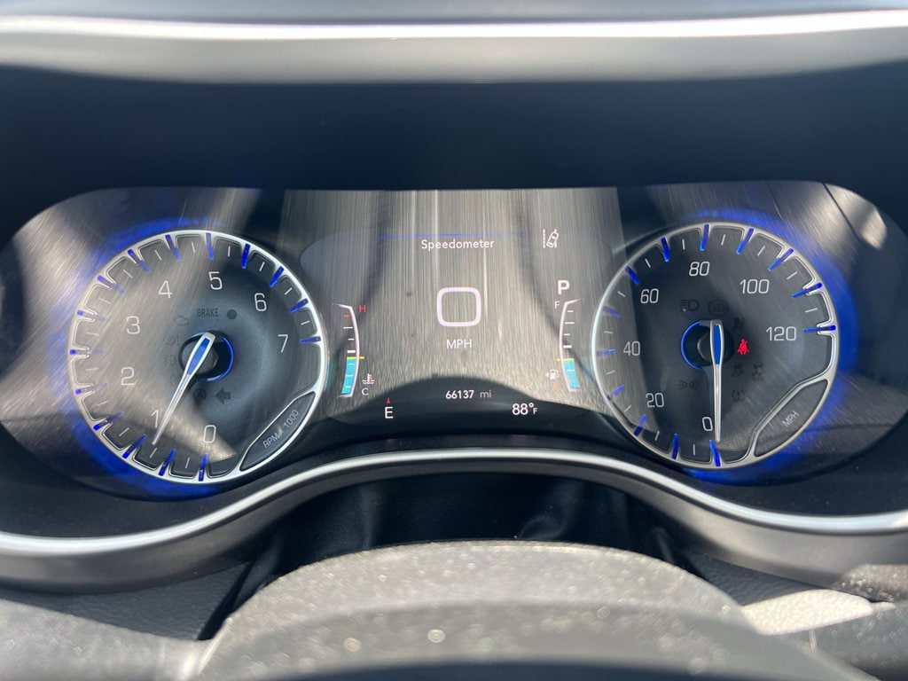 2024 Chrysler Pacifica Touring L - Photo 34
