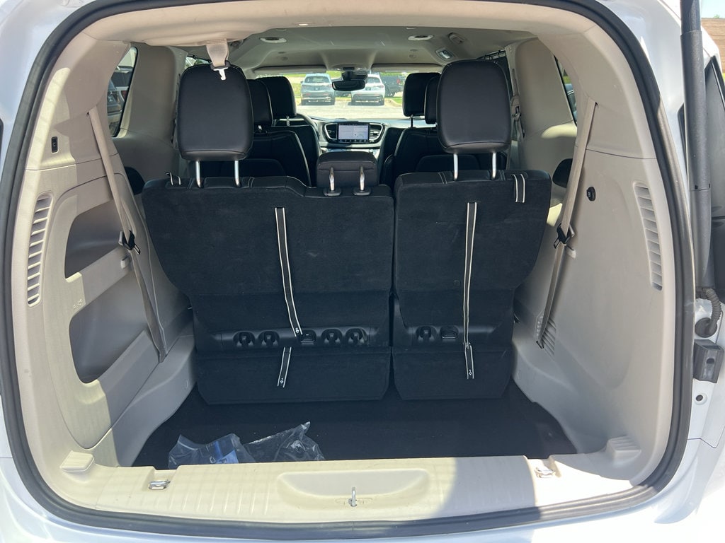 2024 Chrysler Pacifica Touring L - Photo 20