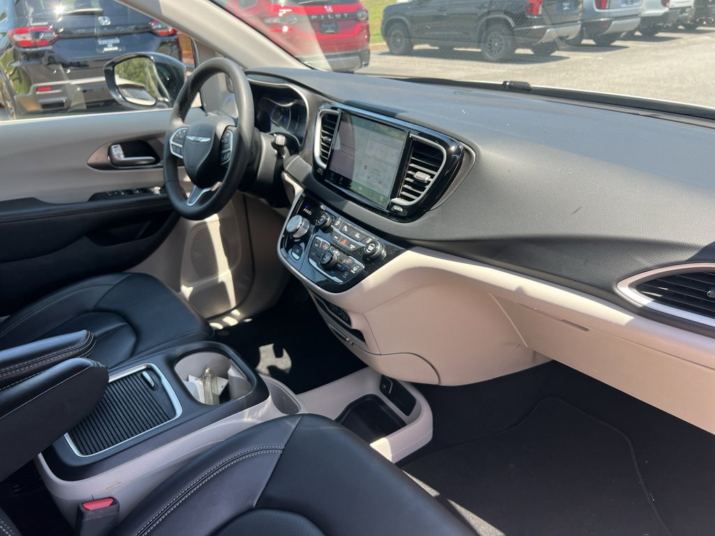 2024 Chrysler Pacifica Touring L - Photo 28