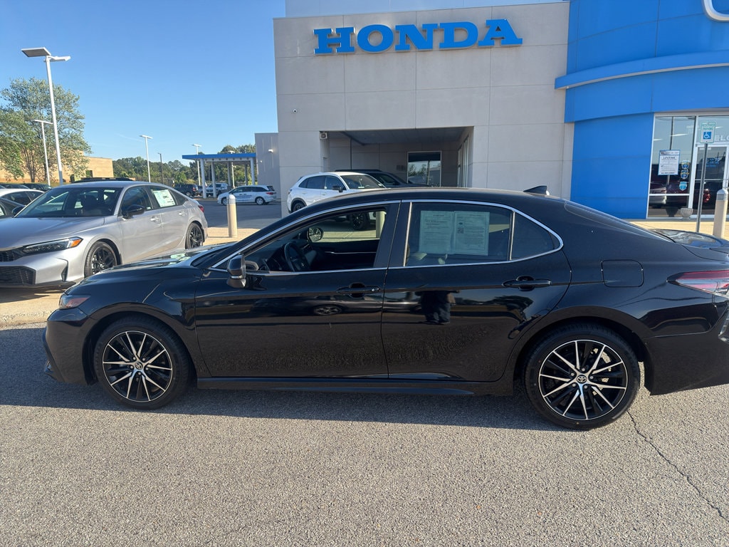 Used 2024 Toyota Camry SE Sedan