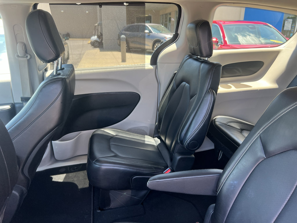 2024 Chrysler Pacifica Touring L - Photo 17