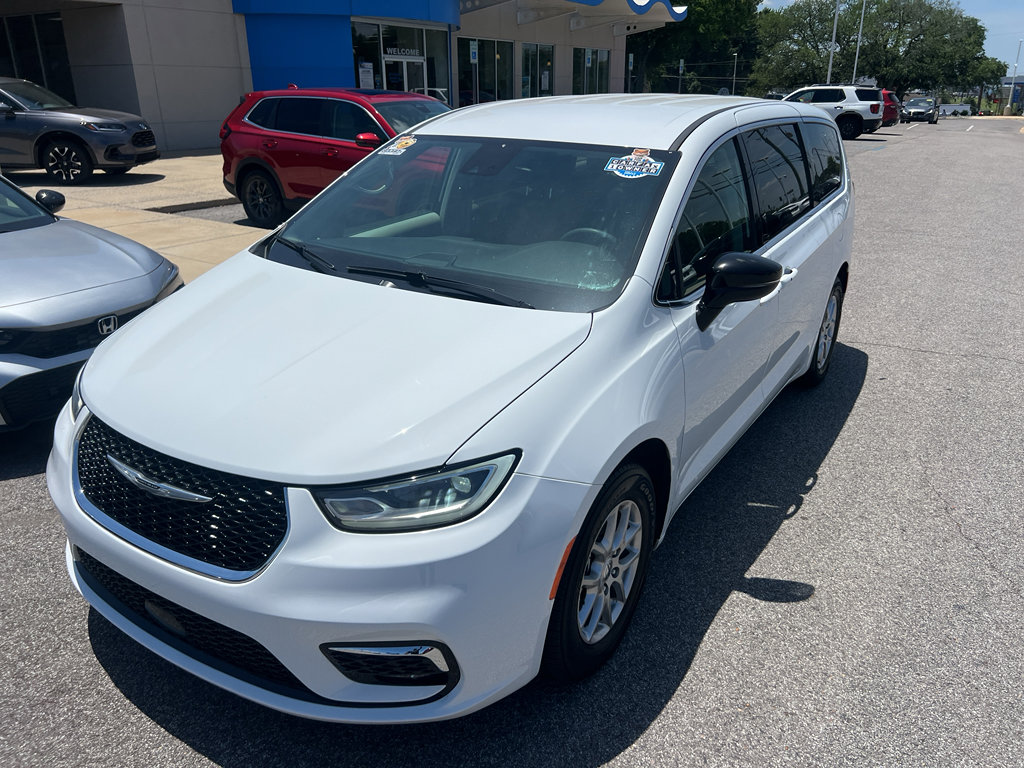 2024 Chrysler Pacifica Touring L - Photo 32