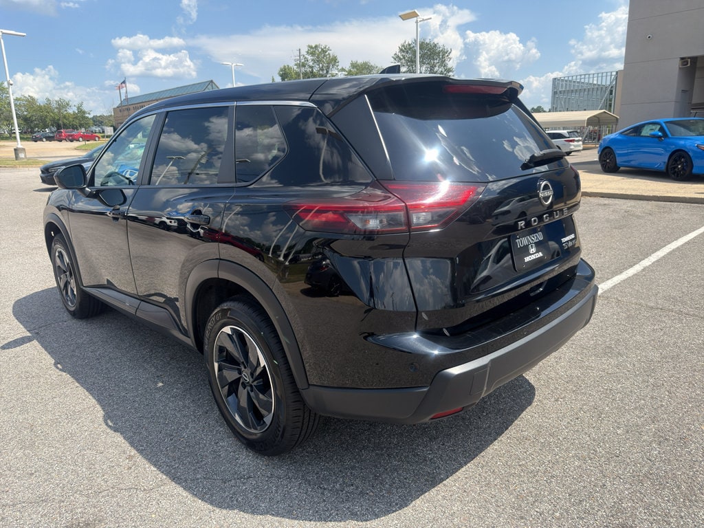 Used 2024 Nissan Rogue SV SUV