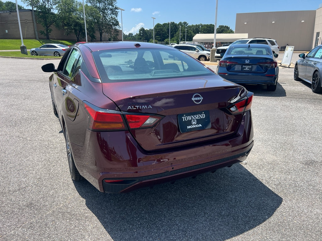 Used 2025 Nissan Altima SV Sedan