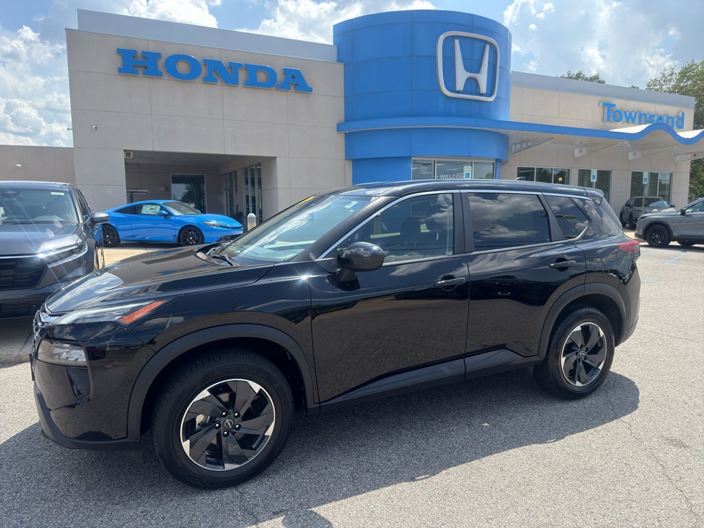 Used 2024 Nissan Rogue SV SUV