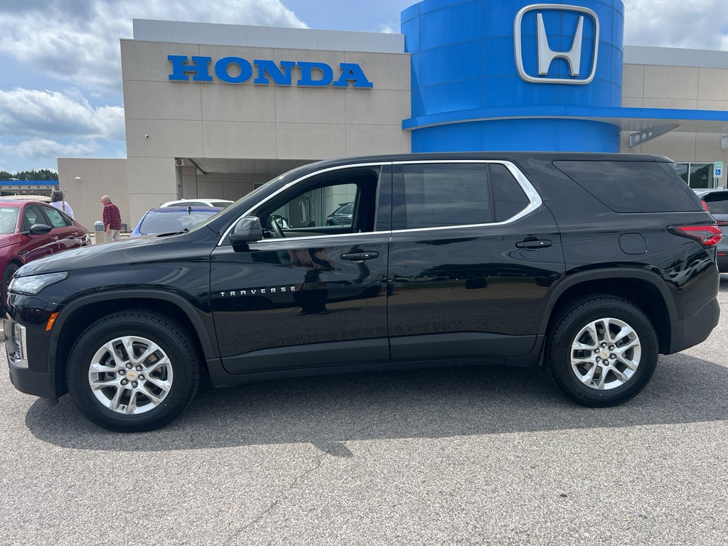 Used 2022 Chevrolet Traverse LS w/1LS SUV