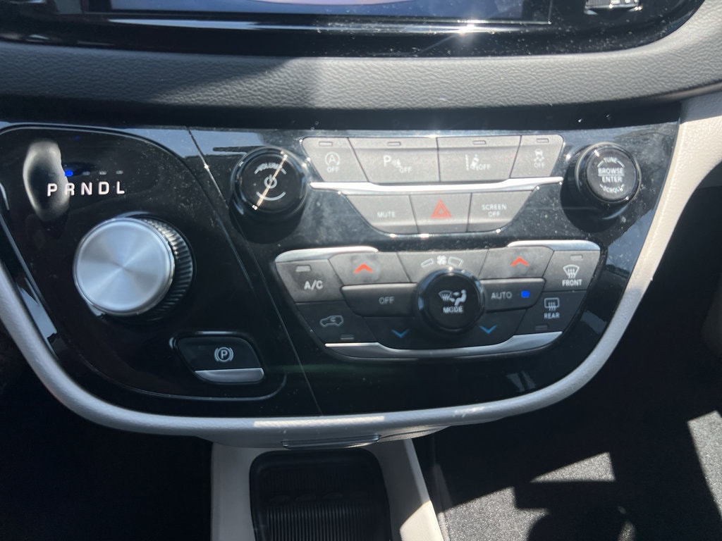 2024 Chrysler Pacifica Touring L - Photo 37