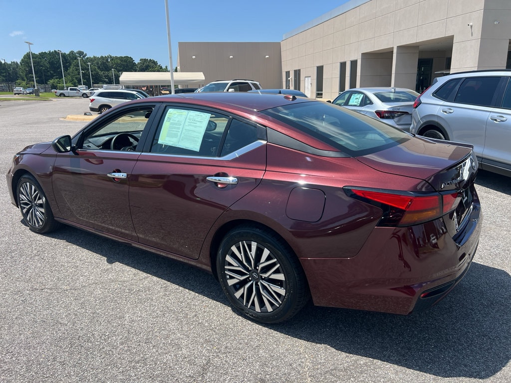 Used 2025 Nissan Altima SV Sedan
