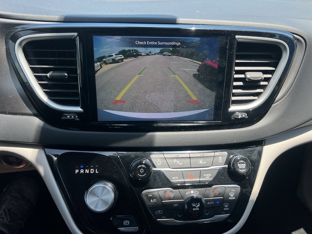 2024 Chrysler Pacifica Touring L - Photo 36
