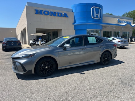 2025 Toyota Camry SE Sedan