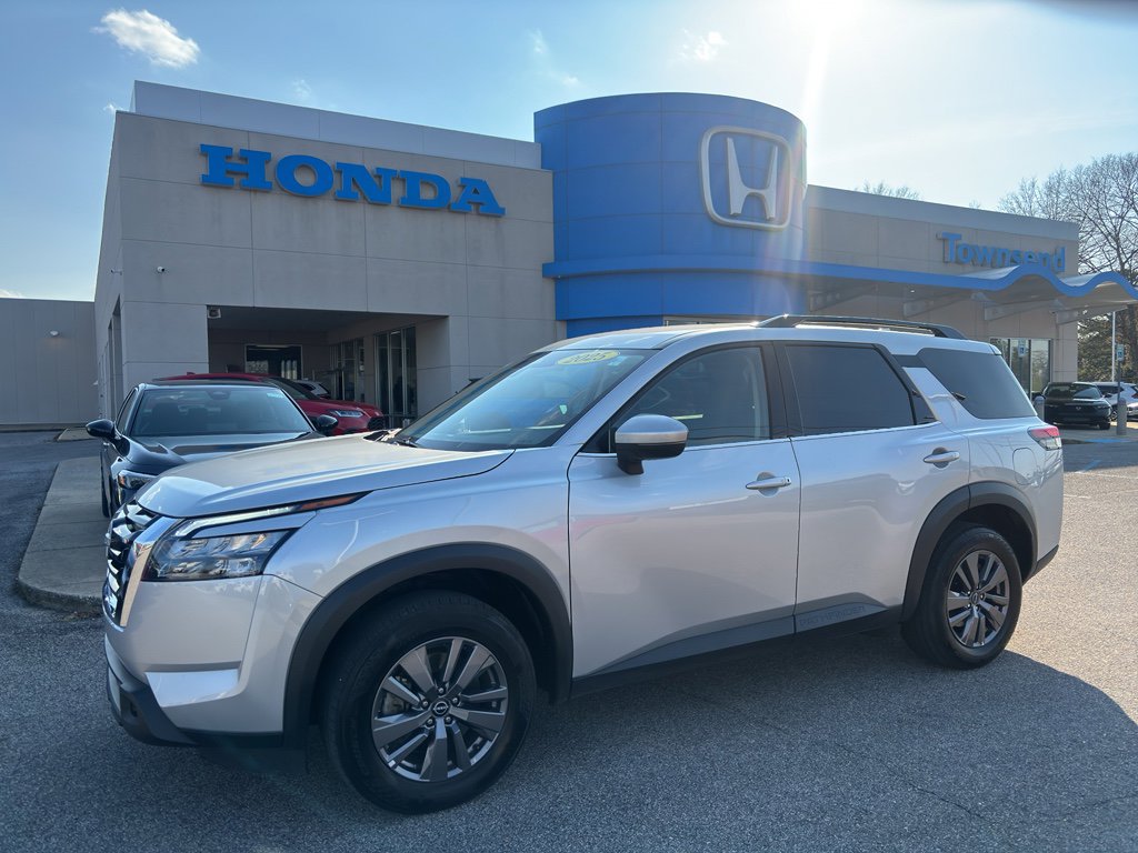 2025 Nissan Pathfinder SV 2WD's photo