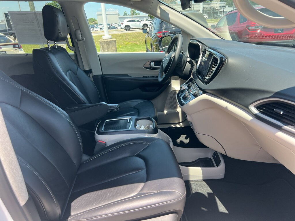 2024 Chrysler Pacifica Touring L - Photo 27