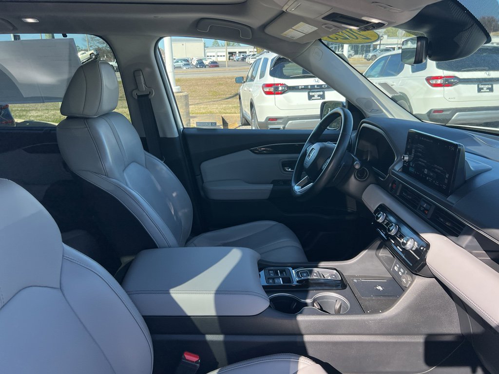 2023 Honda Pilot Touring - Photo 21