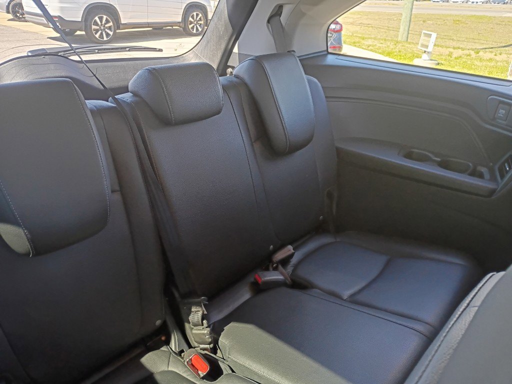 2024 Honda Odyssey EX-L - Photo 18