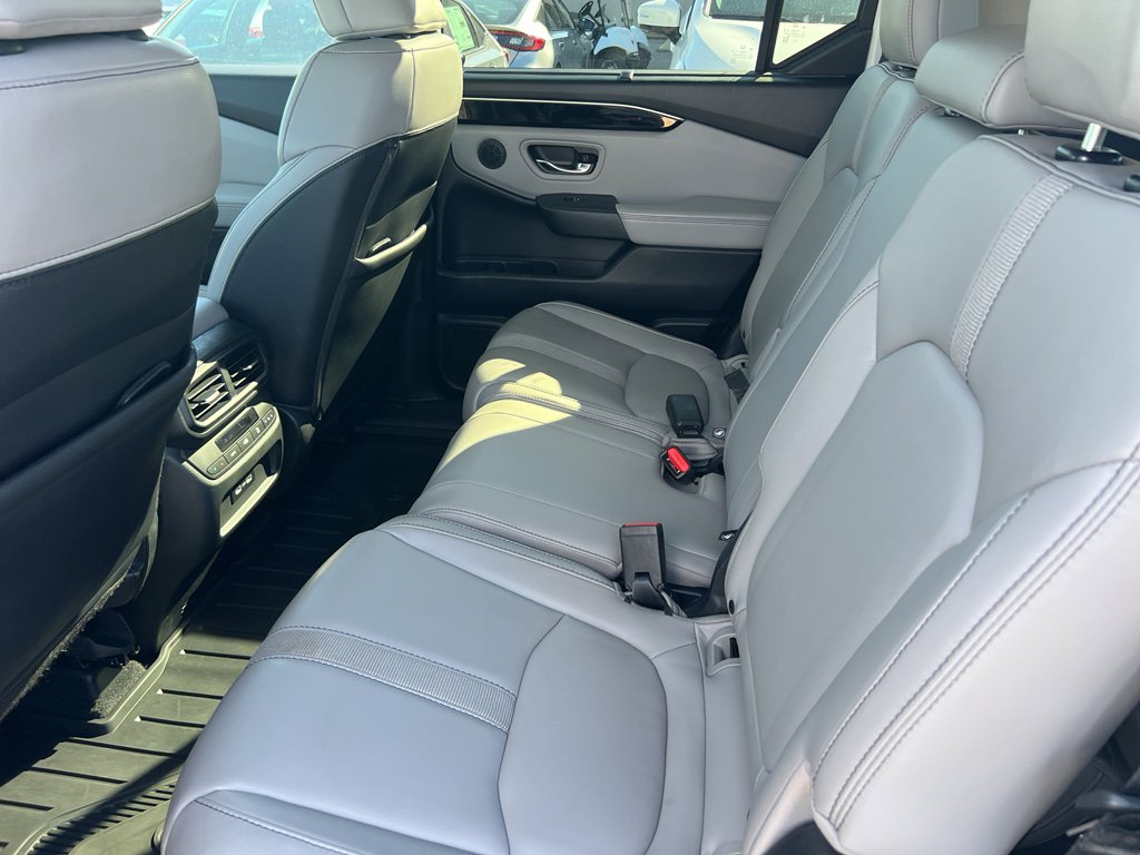 2023 Honda Pilot Touring - Photo 14