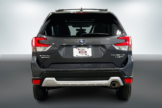 2023 Subaru Forester Touring photo 4