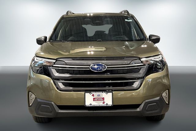 2025 Subaru Forester Premium photo 2