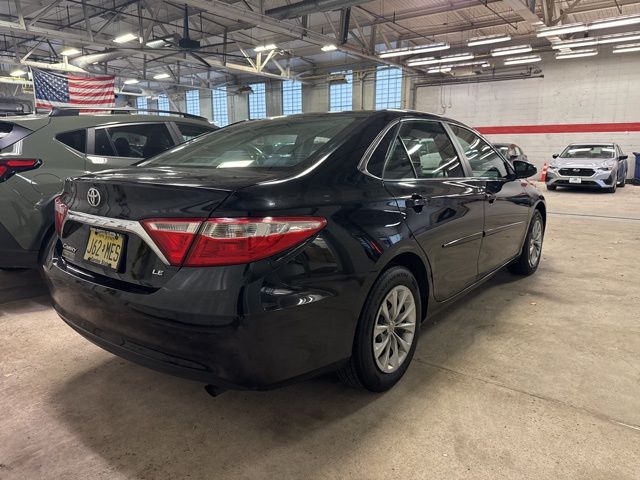 2017 Toyota Camry XLE XSE photo 3