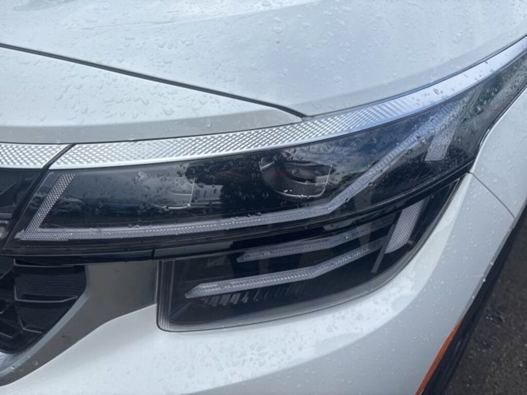 Used 2025 Kia Seltos SX SUV