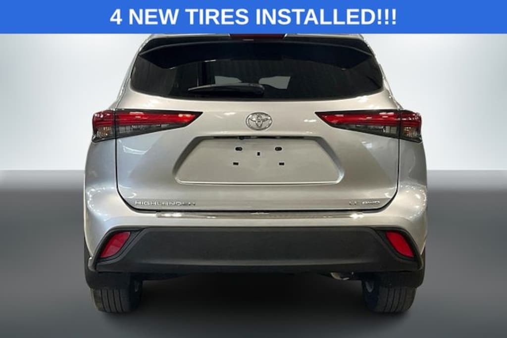 Used 2022 Toyota Highlander LE SUV