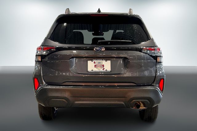 2025 Subaru Forester Premium photo 4