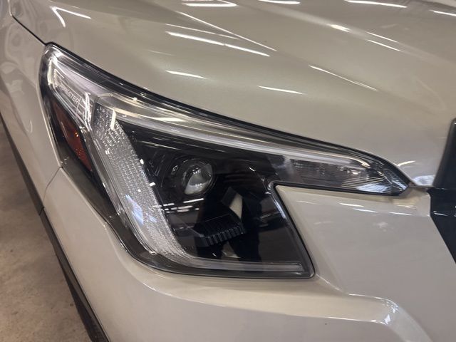 2022 Subaru Forester Limited photo 2