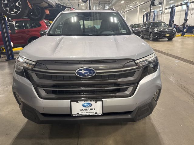 2025 Subaru Forester Premium photo 4