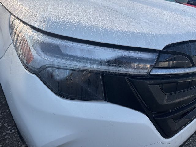 2025 Subaru Forester Touring photo 2