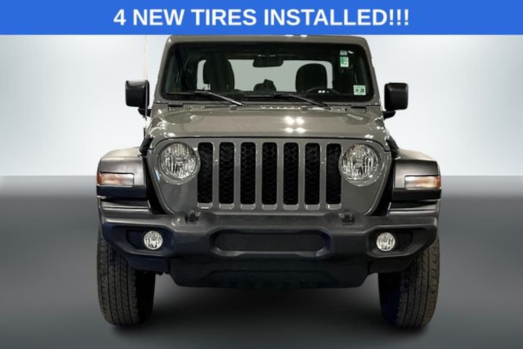 Used 2021 Jeep Gladiator Sport Truck