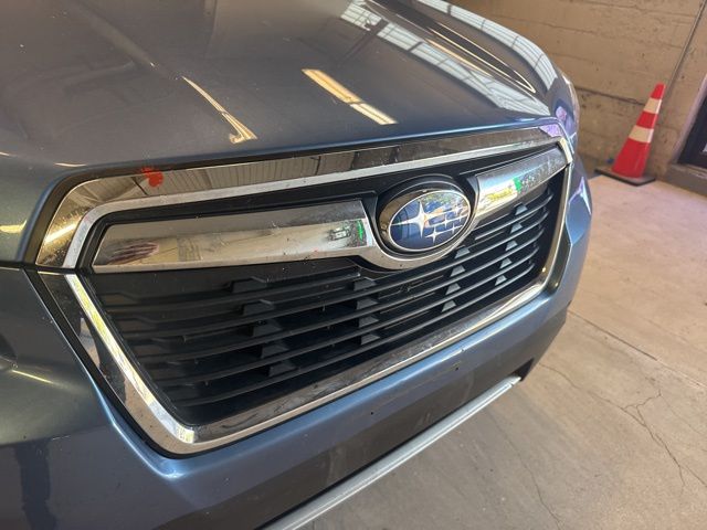 2019 Subaru Forester Touring photo 2