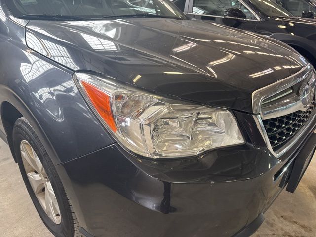 2016 Subaru Forester 2.5i Premium photo 2