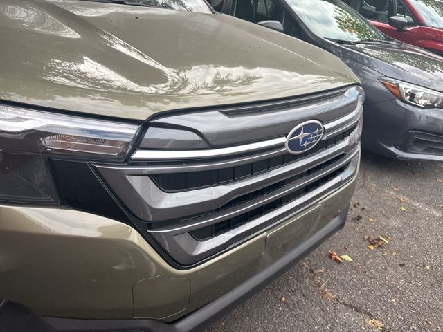 2025 Subaru Forester Premium photo 3