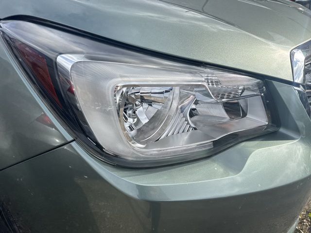 2018 Subaru Forester 2.5i Limited photo 2