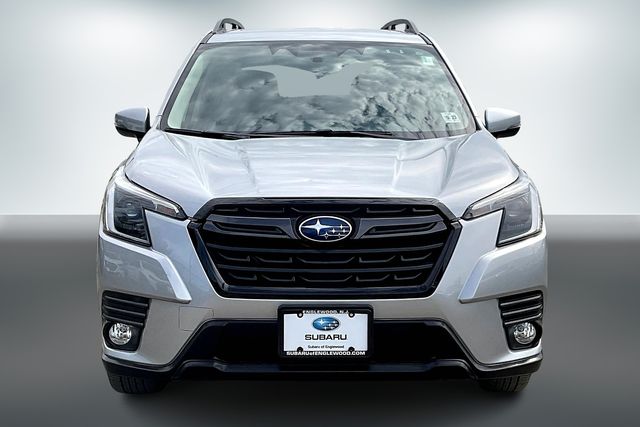 2022 Subaru Forester Limited photo 2