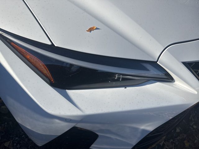 2023 Lexus IS 350 F SPORT photo 2