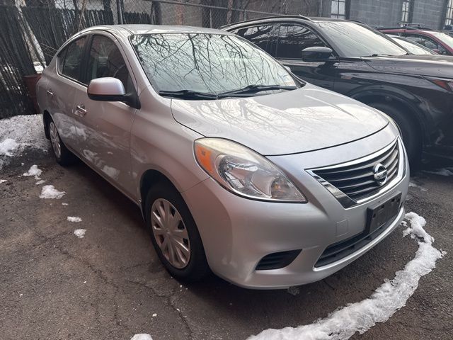 2012 Nissan Versa SV